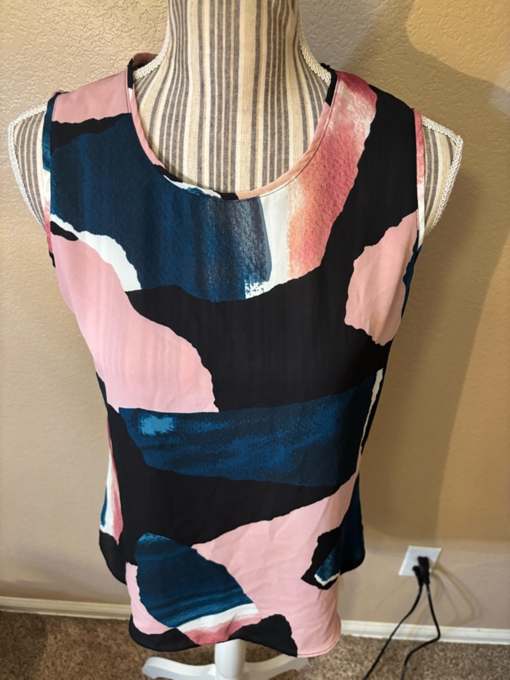 DKNY Blouse Small Sleeveless Colorblock Abstract Pink Black Green White Lightwt - Picture 2 of 13